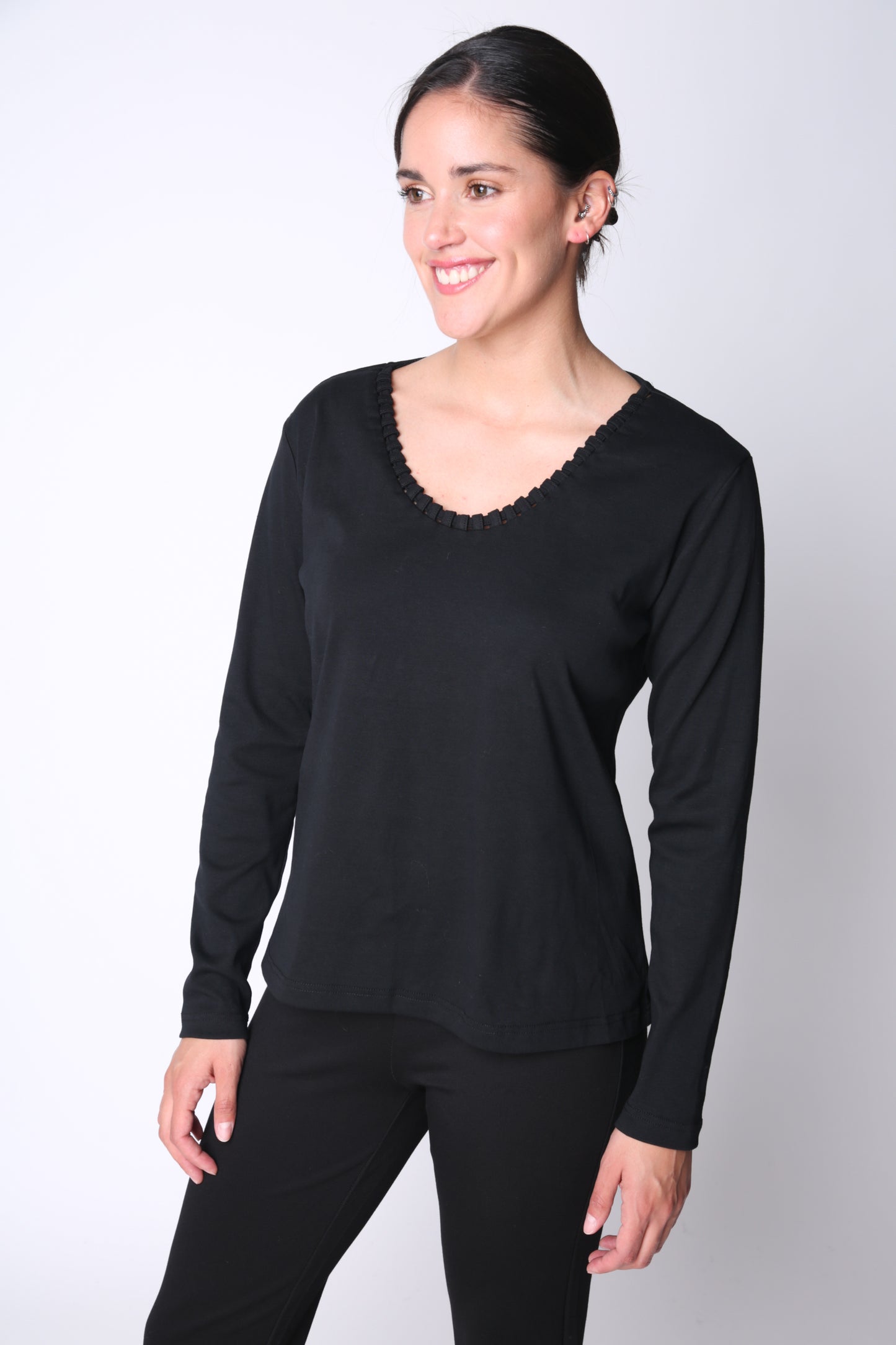 Polera Moni Negro Woman by Eclipse