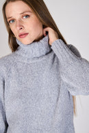 Sweater Grueso con Cuello Alto Paz Eclipse