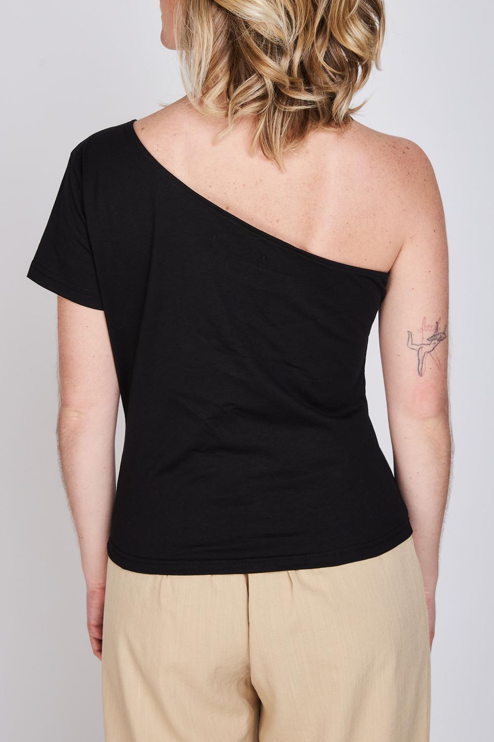 Polera Asimétrica Sofía Negro ATR by Eclipse