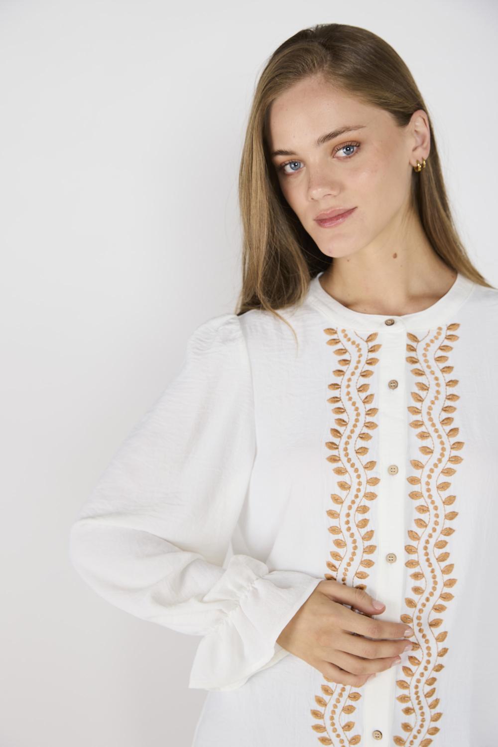 Blusa Con Bordados Valentina Crudo