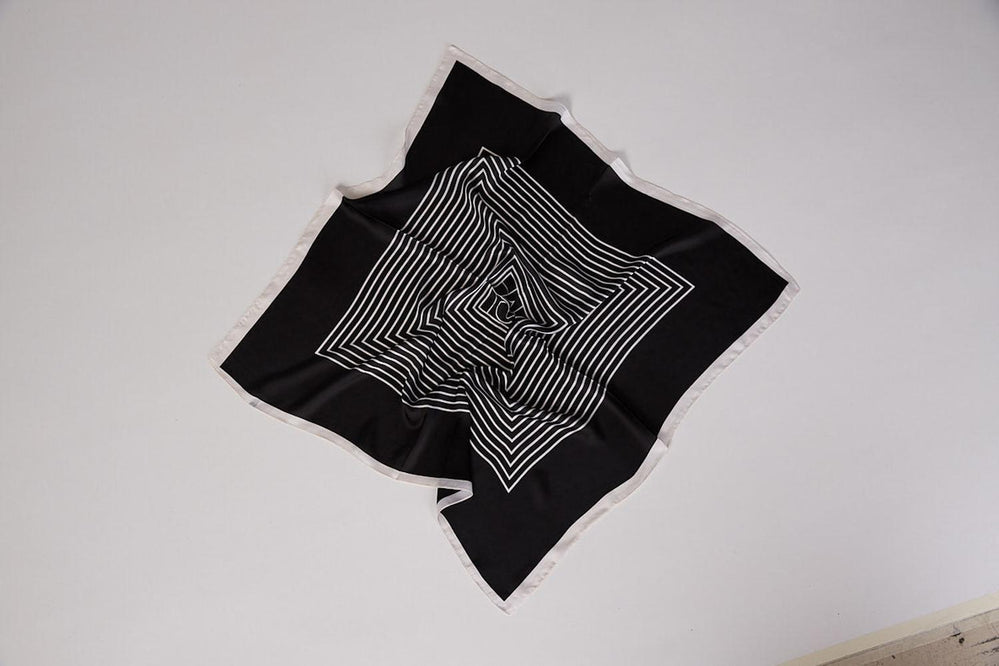 Pañuelo Satinado Mila Negro Eclipse